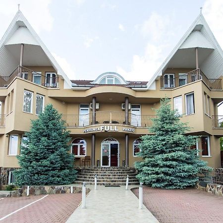 Pensiunea Full Targu Mures Exterior photo