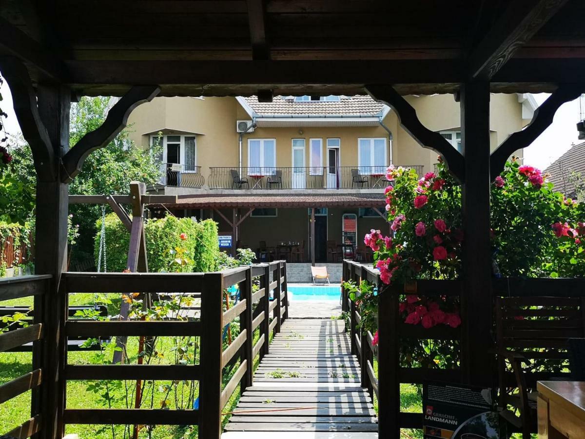 Pensiunea Full Targu Mures Exterior photo
