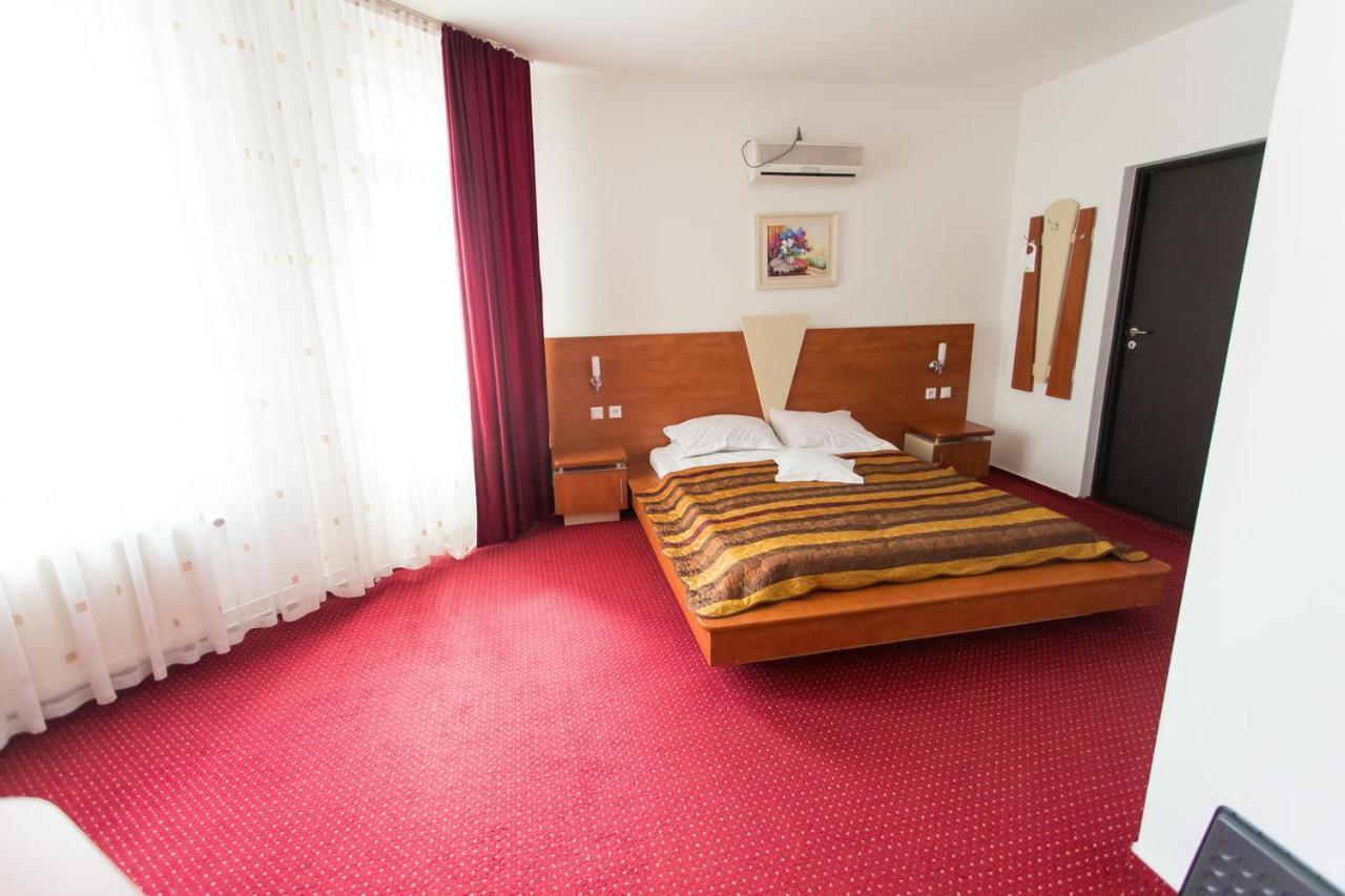 Pensiunea Full Targu Mures Exterior photo