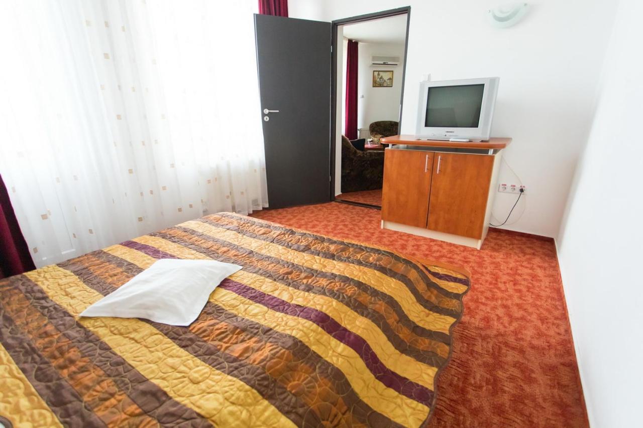 Pensiunea Full Targu Mures Exterior photo